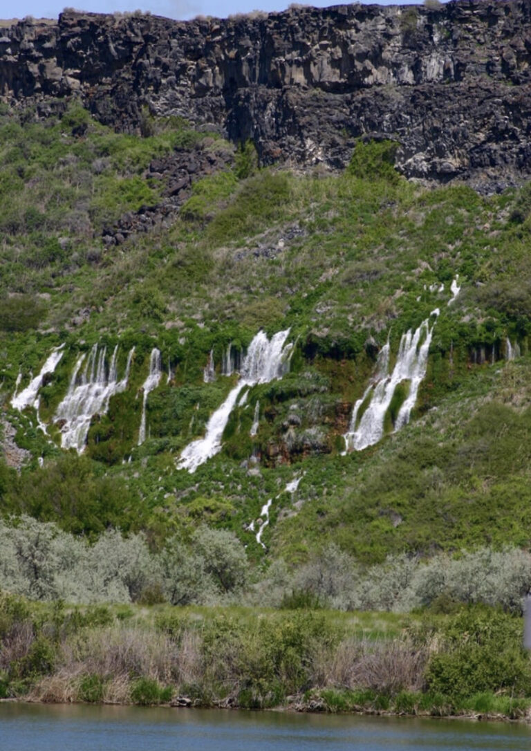 Waterfalls in Buhl: near hot springs