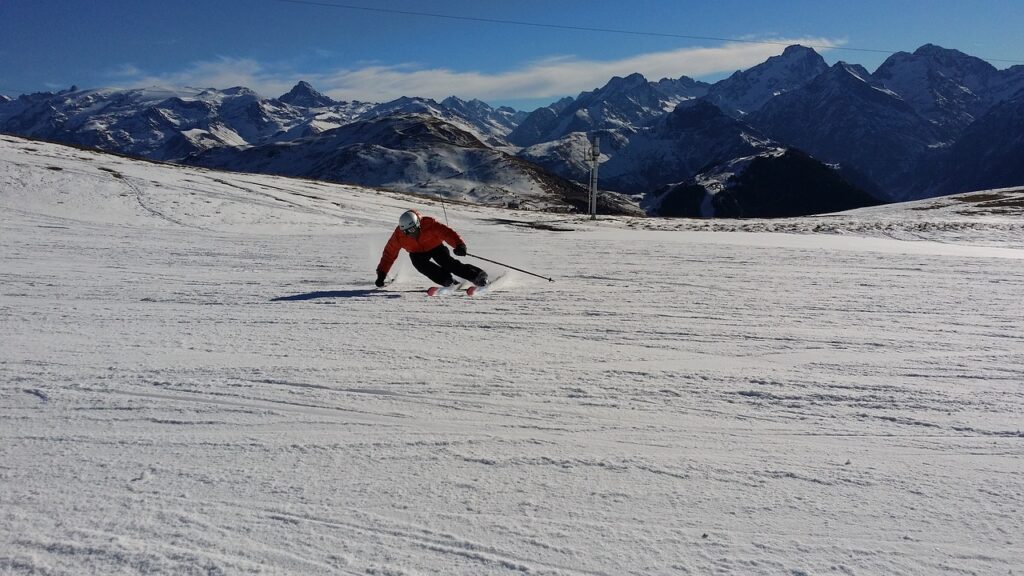 ski, skiing, mountains-1075456.jpg